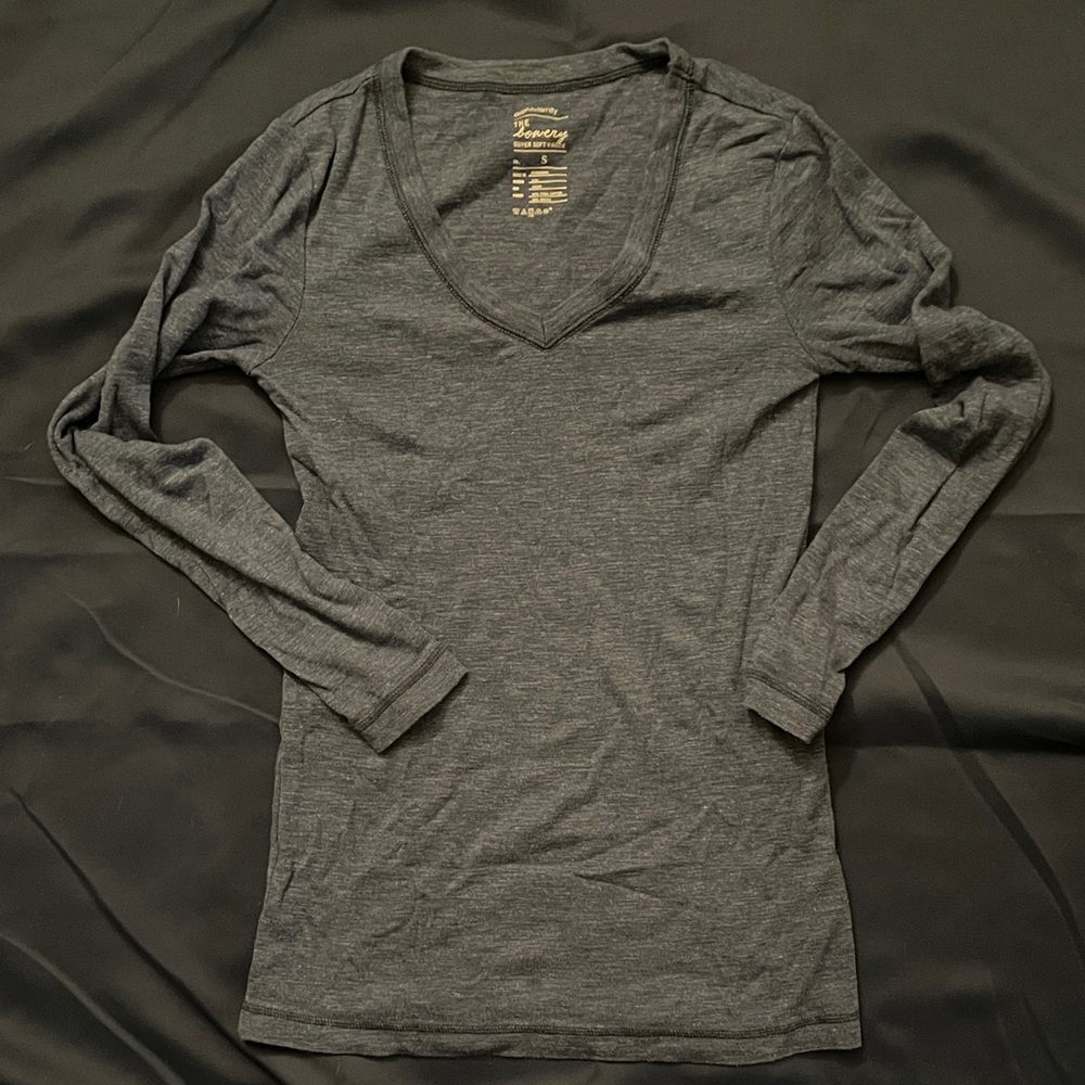 Long sleeve v neck maternity shirt
